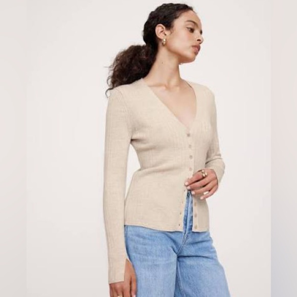 Banana Republic Merino V-Neck Light Beige Ribbed Cardigan - Size XL